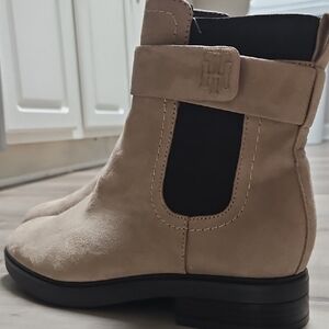 Tommy Hilfiger Beige and Black Ankle Boots